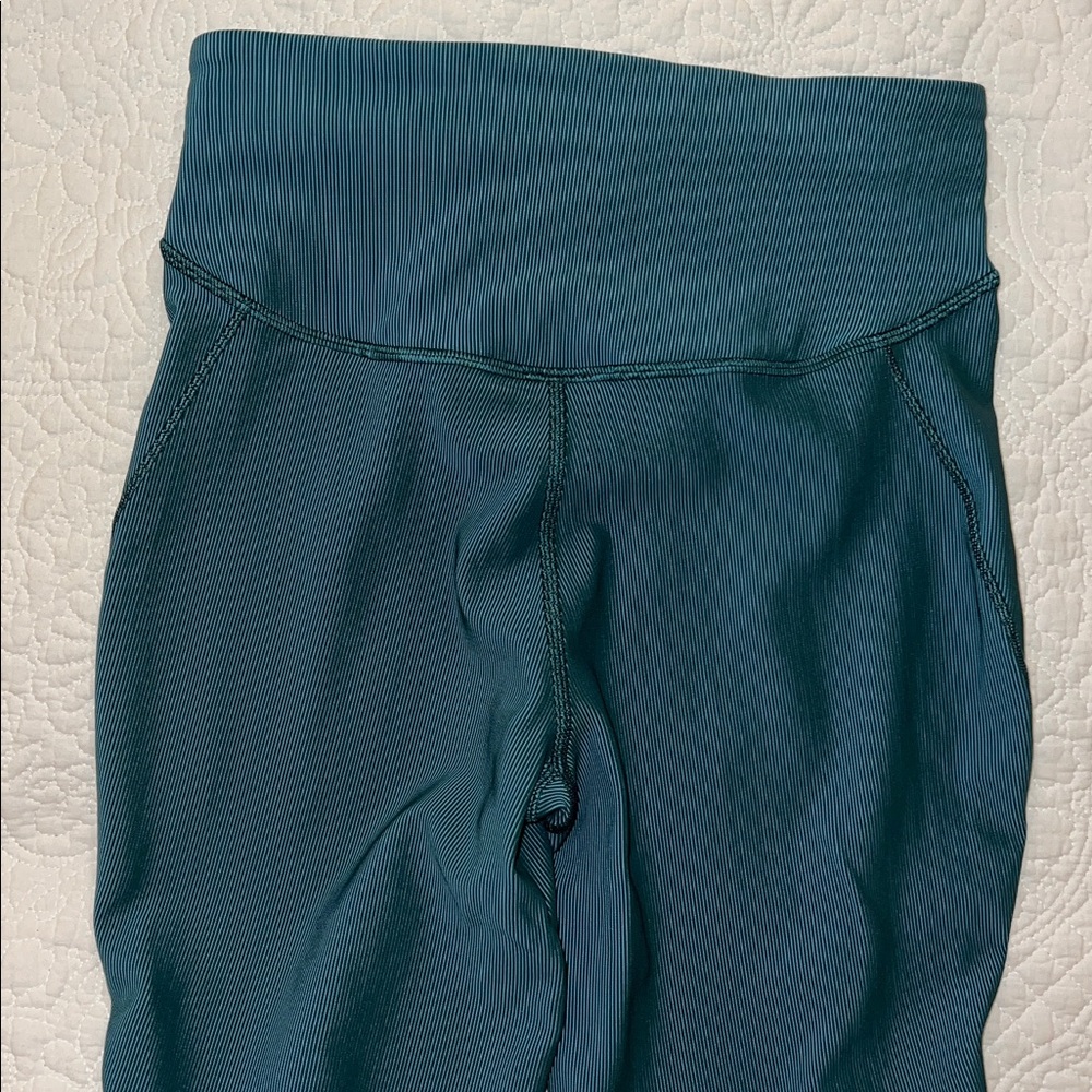 Lululemon Base Pace High-Rise Leggings size 6 25" *Two-Tone Ribbed - Picture 6 of 12
